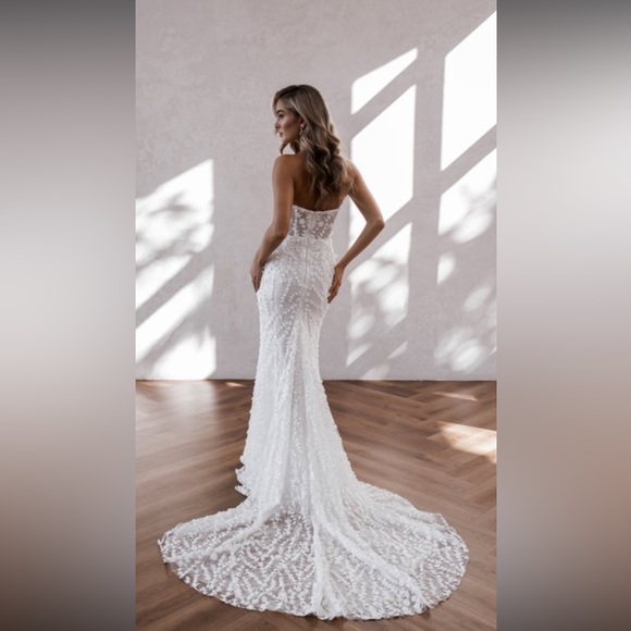 Posie Made with Love Wedding Dress - Picture 7 of 8